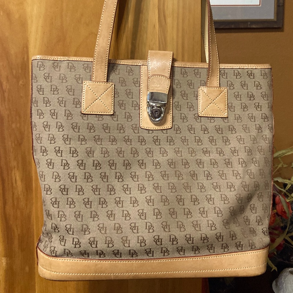 Dooney and Bourke signature tote